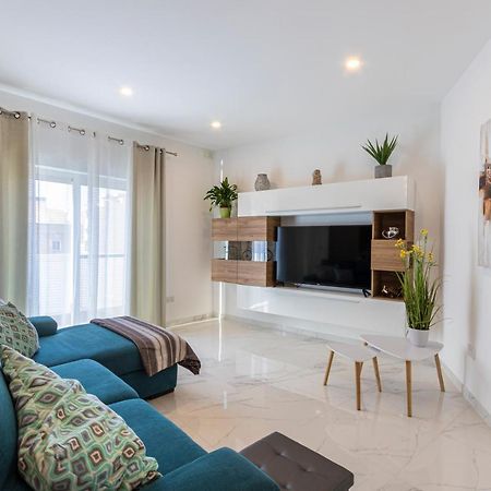 H2 -Modern And Spacious 3 Bedroom Apartment San Gwann Bagian luar foto