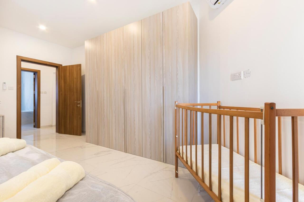 H2 -Modern And Spacious 3 Bedroom Apartment San Gwann Bagian luar foto