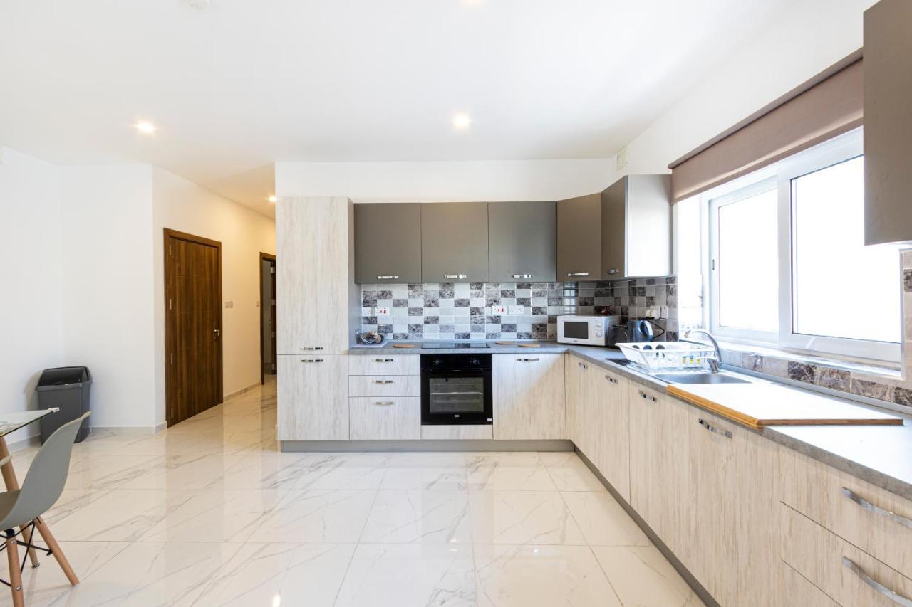 H2 -Modern And Spacious 3 Bedroom Apartment San Gwann Bagian luar foto