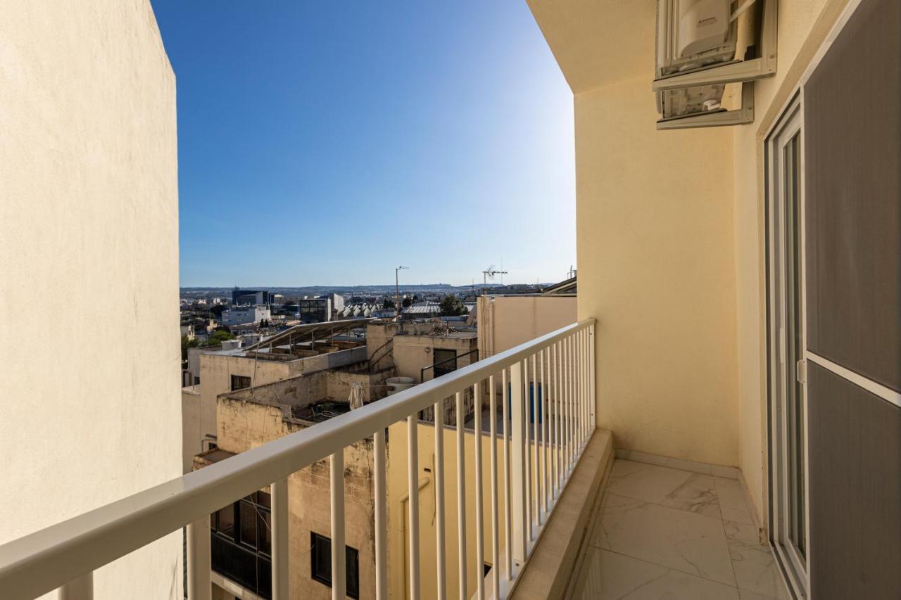 H2 -Modern And Spacious 3 Bedroom Apartment San Gwann Bagian luar foto